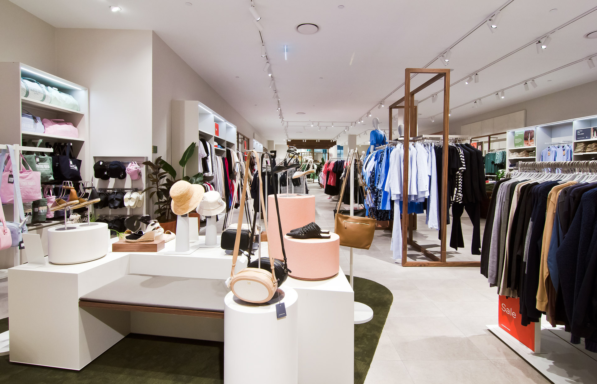 Country Road :: Diverse Project Group - Award Winning Shopfitting ...